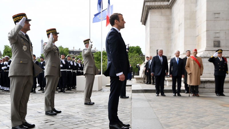 Makron u Jelisejskoj palači: U Francusku ću vratiti demokratiju 