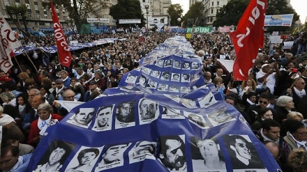 Argentinada insan haqlarını pozanlara yardım qanunu əleyhinə aksiya