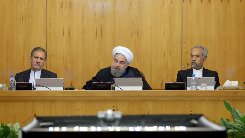 Ruhani: Düşmənlər nadanlıqla İranın raket qüdrəti haqda açıqlama verir