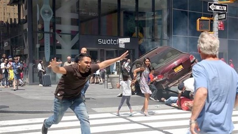 امریکہ میں ٹائمز اسکوائر پر کار سوار کا حملہ 