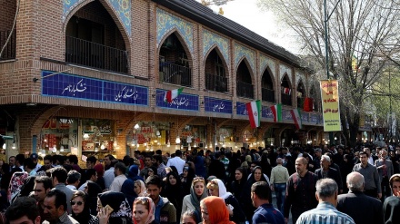  بازاڕی گەورەی تاران شادەماری ئابووری ئێران
