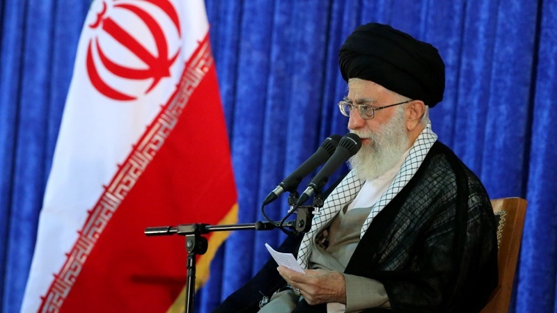رہبر انقلاب اسلامی : سازشوں پر غلبہ پانے کا واحد راستہ اتحاد و ہمدلی ہے
