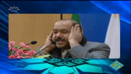 تەلاوەتی چەند ئایەت لە قورئانی پیرۆز بە شێوەی مەحفەلی