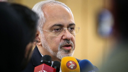زەریف : رۆژاواییەکان بەتایبەت ئەمریکا لە هەڵەکانی چل ساڵی ڕابردوویان تێبگەن