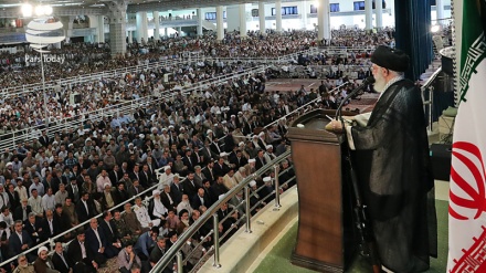 اسلامی ممالک كو يمن كے عوام كی حمايت كرنی چاہيے :رہبرانقلاب اسلامی