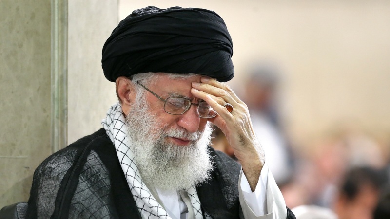 رہبر انقلاب اسلامی کی شرکت سے حسینیه امام خمینی (ره) میں سوگواری کی مجلس