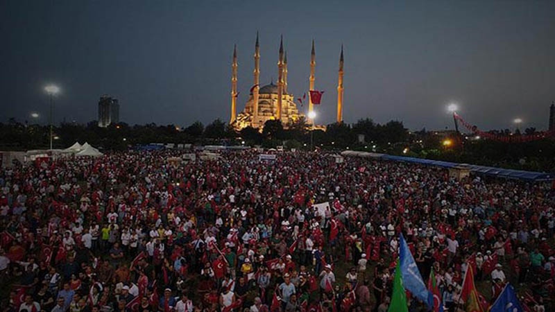 İstanbulda hökumətə dəstək aksiyası