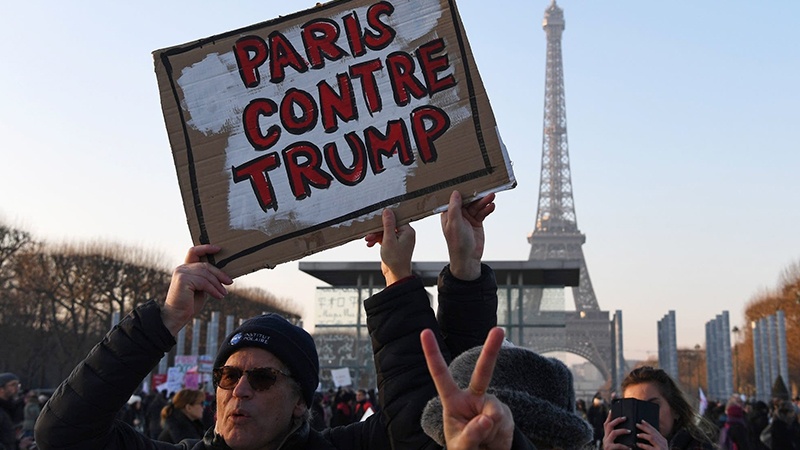 Protesti hiljada Francuza protiv Trampove posjete