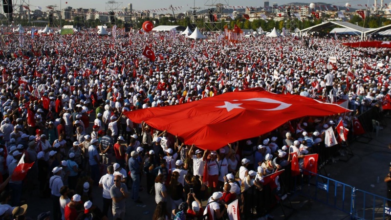 Aksiyaçılar fövqəladə vəziyyətin ləğvini istədi