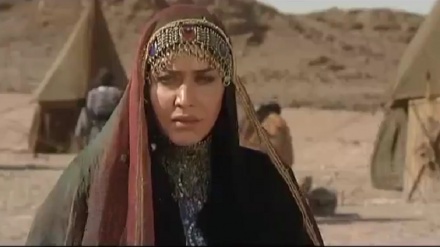 له فیلمی سینه‌مایی ڕه‌شی سپی پێکەوە ئەوینداری عودەی له هۆزی سەهم و ئاتکه له هۆزی قوصەیب  ببینین