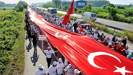 Türkiyədə etirazçıların 450 km-lik yürüşü sona yaxınlaşır