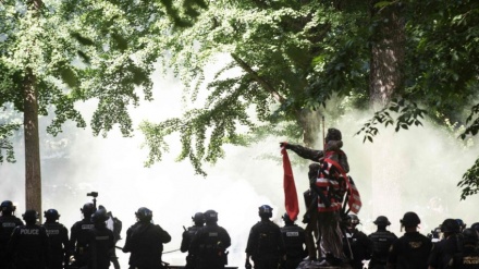 Trampın tərəfdarları və müxalifləri Portlənddə toqquşublar