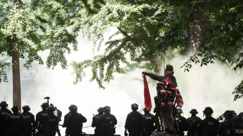 Trampın tərəfdarları və müxalifləri Portlənddə toqquşublar