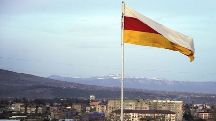 Qondarma Cənubi Osetiya prezidenti müstəqilliyə çağırıb