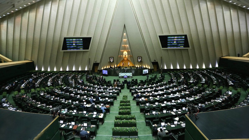 Iranski parlament sa 240 glasova usvojio opći plan suprotstavljanja terorističkim potezima SAD-a 