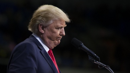 Tramp Şarlotsvil sınağında məğlub olub