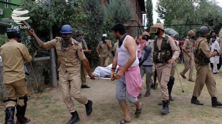 کشمیر: مسلح افراد کے حملے میں 2 افراد ہلاک