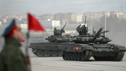 Rusiya İraqa T-90 tankları satır