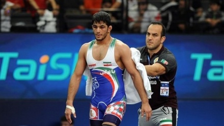 پیرس کشتی کے  عالمی کپ میں ایرانی پہلوان حسن یزدانی کا دبدبہ، گولڈمیڈل پر قبضہ