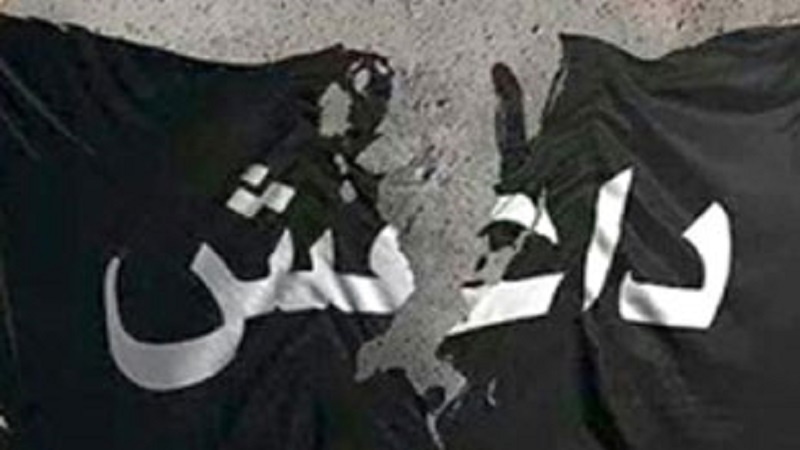 داعش کا پرچم لہرانے اور توہین منبر پر کشمیر میں سخت رد عمل