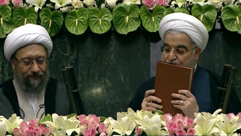 Ruhani İran prezidenti kimi and içdi