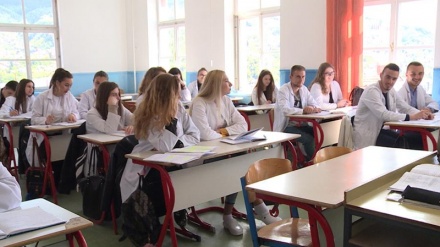 Srednjoškolci u BiH mijenjaju školske klupe za radna mjesta