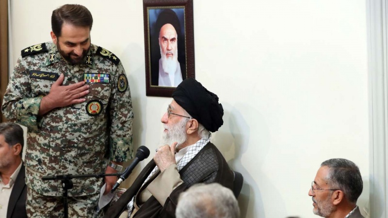  رہبرانقلاب اسلامی سے خاتم الانبیا ایئر ڈیفینس کے افسروں اور کمانڈروں کی ملاقات