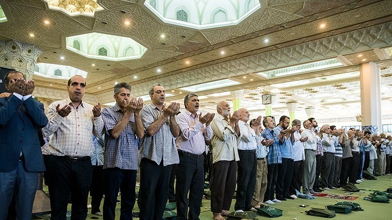 Iran od sutra otvara džamije na područjima s malim rizikom