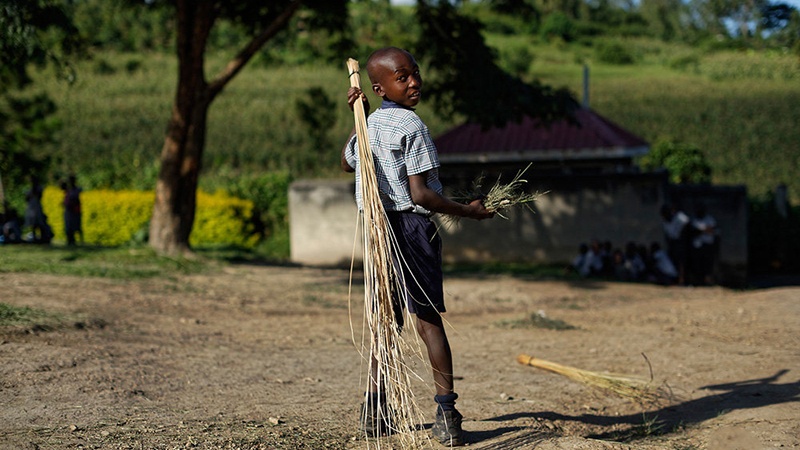 فحش مواد اسکینڈل، امریکی سفارت خانے کے 32 ارکان برطرف