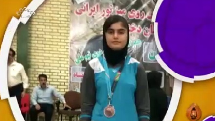 خانمی  په‌ریا خزر - وه‌رزشوان له شاری مه‌هاباد