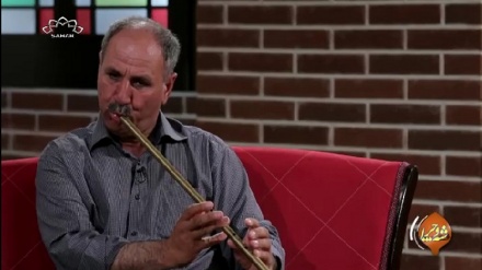 کاک خالدی ئینایەتی هونەرمەندی ژەنیاری شمشاڵ له شاری بۆکان