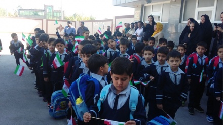 دەرگاکان بکەنەوە کە هەتاوی 