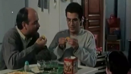 بەشێک لە فیلمی سینەمایی کچی شیرنی فرۆش