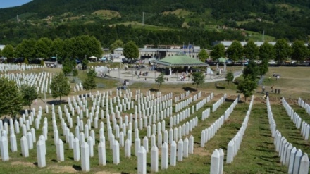 U Potočarima počela reekshumacija tijela žrtava genocida
