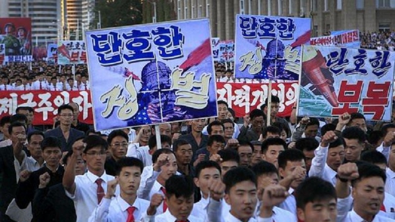 Şimali Koreya paytaxtında ABŞ əleyhinə yürüş