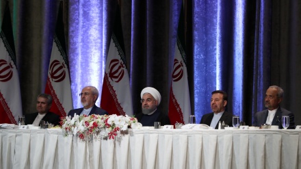 Ruhani: Tehran İranın hüququna təcavüzə münasib cavab verəcək