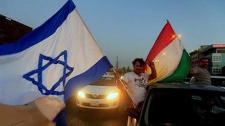 Sionist rejim bayrağı İraq Kürdüstanında referendum himayədarlarının əllərində