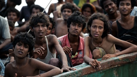 Brod s Rohinja izbjeglicama potonuo kod obale Mijanmara, izvučeno 14 tijela
