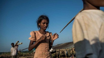 Borba za život arakanskih muslimana u Bangladešu: Djeca pomažu u podizanju šatora