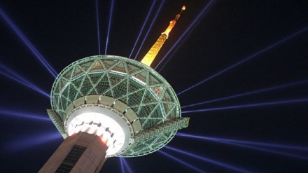 گەشتێک بە تاراندا...