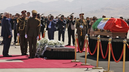 مام جەلال له نێو خەڵکی کورد ، سەرکردەیێکی بێ وێنەیه