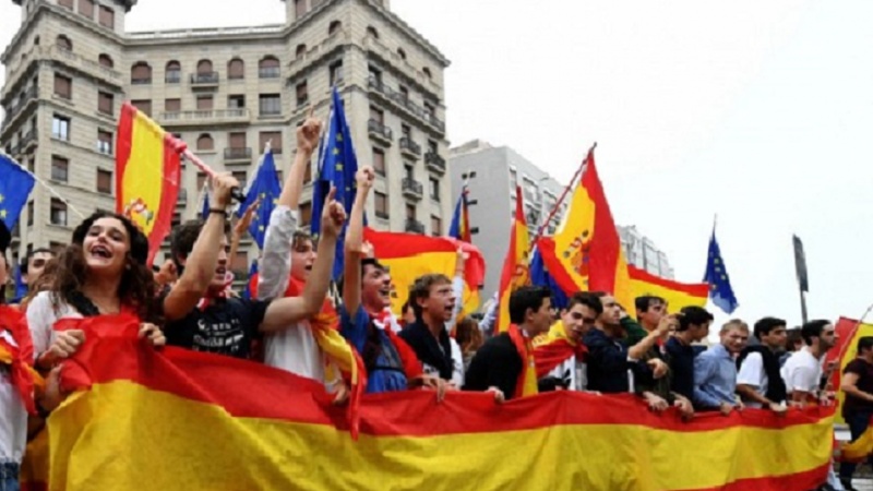 Demonstranti u Barseloni traže hapšenje Karlesa Pudždemona