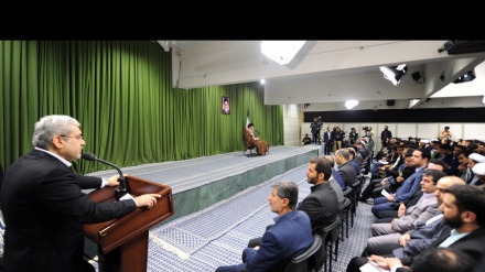 رہبرانقلاب اسلامی سے بااستعداد اور غیر معمولی ذہانت کے حامل ایرانی نوجوانوں کی ملاقات - تصاویر 2