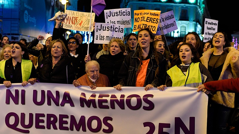 İspaniyada qadınlara qarşı zorakılığa etiraz