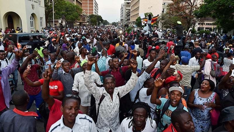 زمبابوے کے صدر اپنے عہدے سے مستعفی