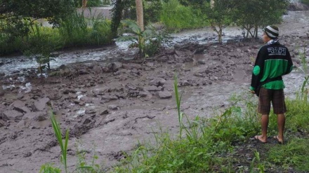 Bali: Najviši stepen upozorenja zbog vulkana, glavni aerodrom zatvoren