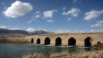 پردە مێژوویەکانی ئێران 