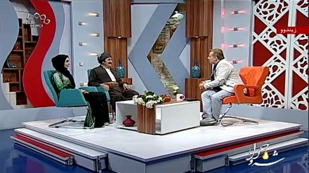 خاتوونێک کە شۆفێری ئافرۆدە...