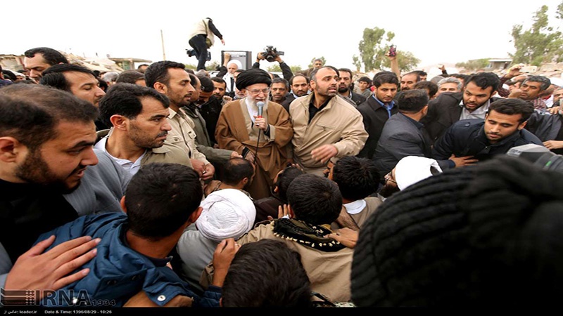 رہبر انقلاب اسلامی کا زلزلے سے متاثرہ علاقوں کا دورہ 