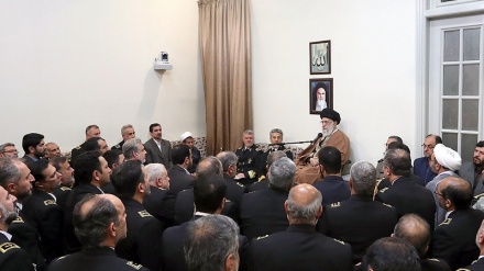  فەرماندەری مەزنی گشت هێزەکان: هێزی دەریایی ئەرتەشی ئێران، هەنگاونانی پڕتاو وخێرای خۆی بەردەوام بکات